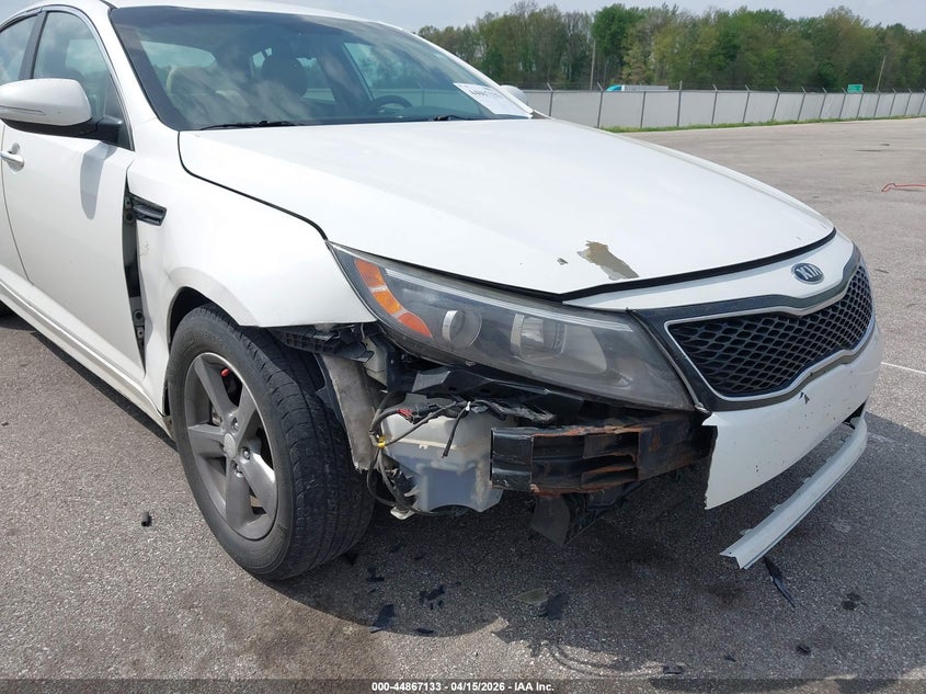 2015 Kia Optima 2.4 Lx white Lot 111044867133 Vin KNAGM4A7XF5576158