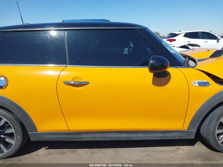 2015 Mini Hard top 2.0 Mini Hardtop Cooper S orange Lot 111044867250 Vin WMWXP7C56F2A33477
