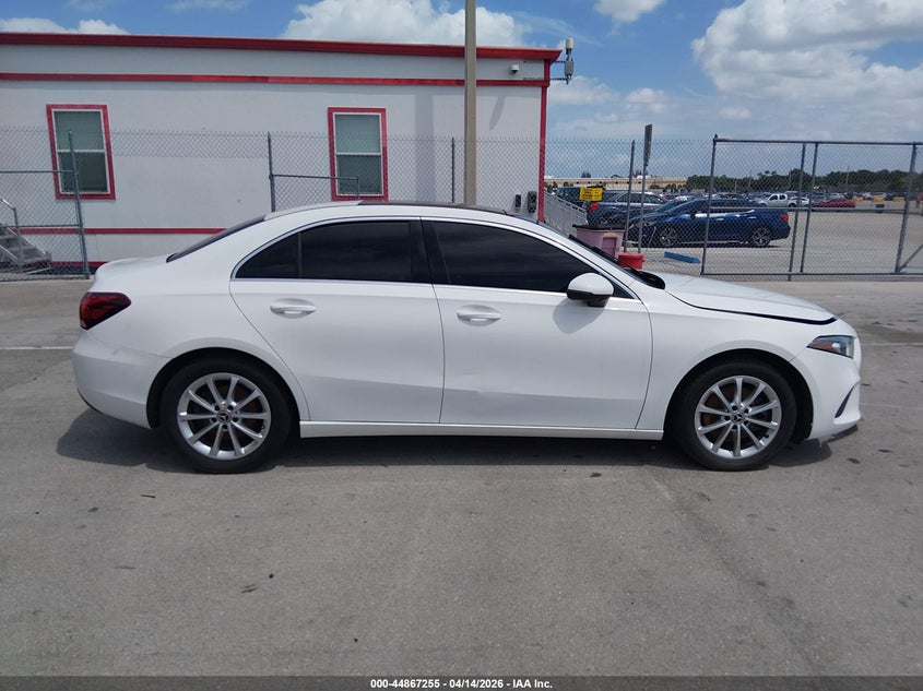 2019 Mercedes-Benz A 220 VIN: WDD3G4EB0KW024329 Lot: 43968254
