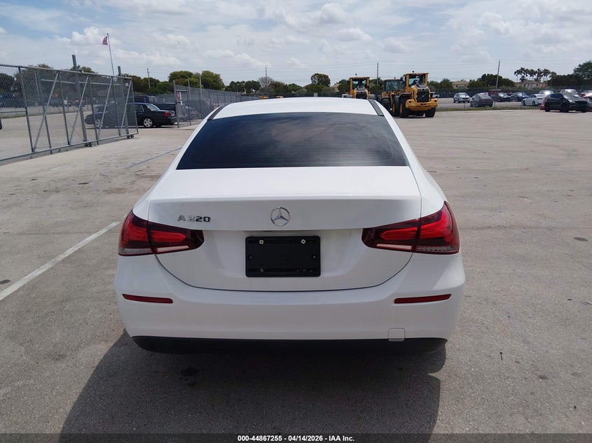 2019 Mercedes-Benz A 220 VIN: WDD3G4EB0KW024329 Lot: 43968254