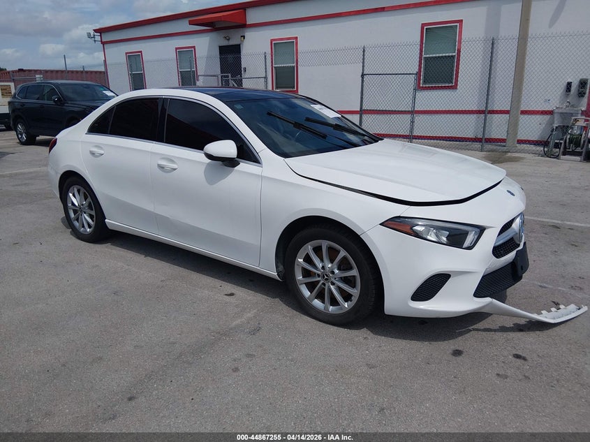 2019 Mercedes-Benz A 220