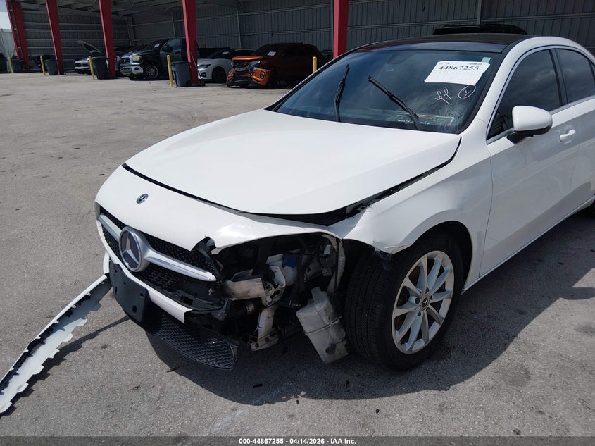 2019 Mercedes-Benz A 220 VIN: WDD3G4EB0KW024329 Lot: 43968254