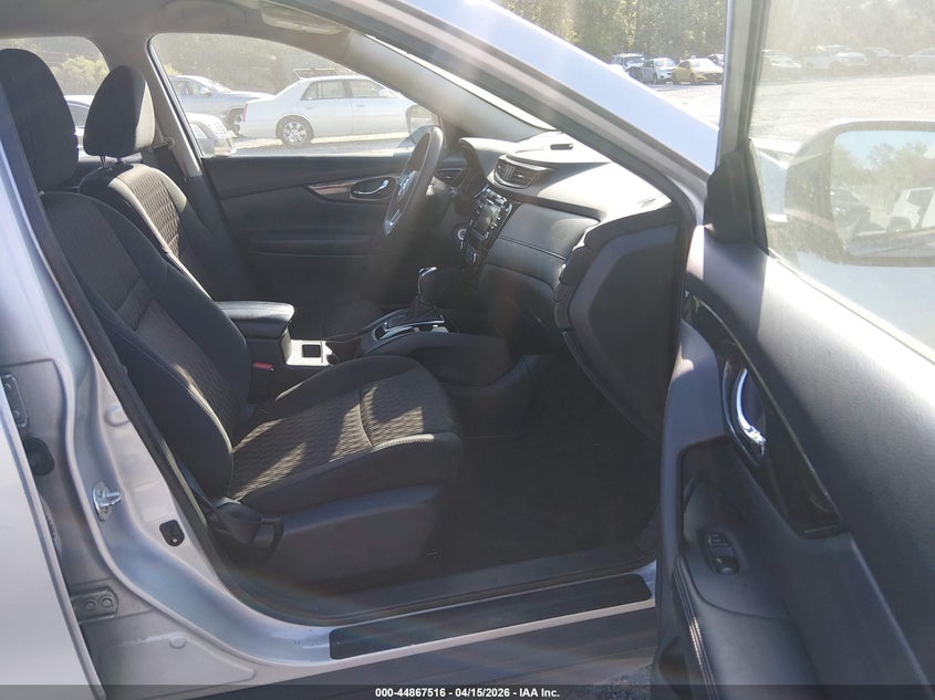 2017 NISSAN ROGUE auction photo 5