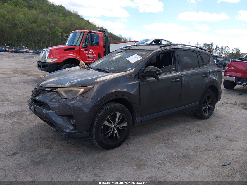 2018 Toyota Rav4 Xle JTMRFREV5JJ251333 photo 1
