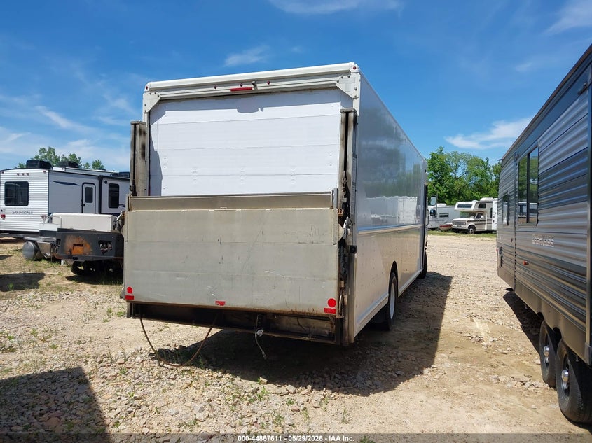 2014 FORD F-59 COMMERCIAL STRIPPED auction photo 4
