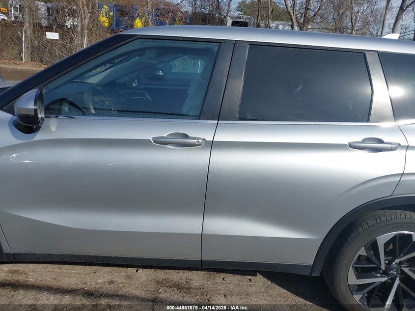 2022 Mitsubishi Outlander Es 2.5 S-Awc VIN: JA4J4TA84NZ012857 Lot: 44867679