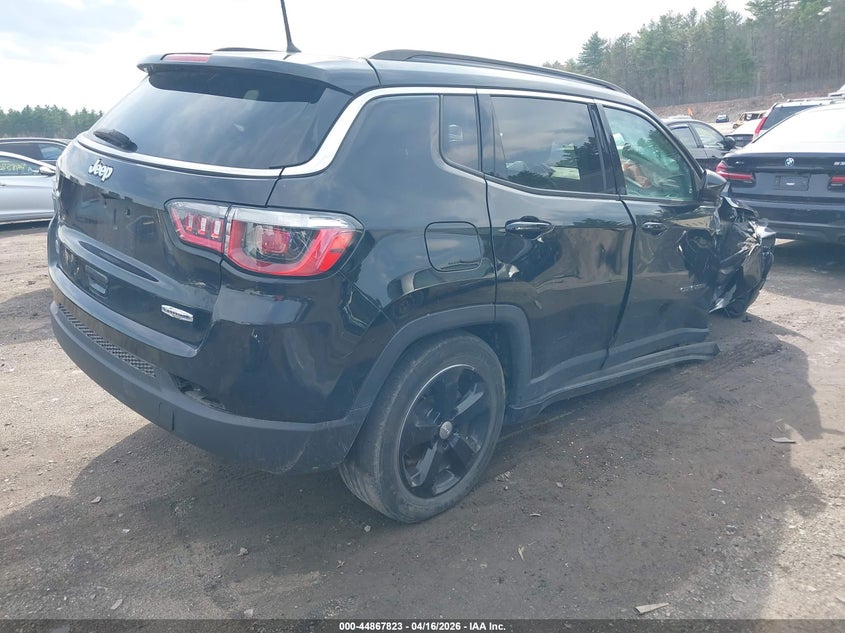 3C4NJDBB4JT434838 2018 Jeep Compass 2.4 Latitude 4X4 black