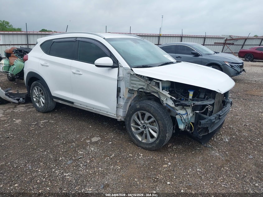 2016 HYUNDAI TUCSON SE