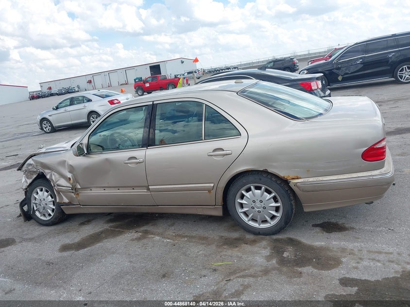 2000 Mercedes-Benz E 320 4M VIN: WDBJF82J3YX036726 Lot: 44868140