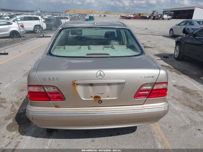 2000 Mercedes-Benz E 320 4M VIN: WDBJF82J3YX036726 Lot: 44868140