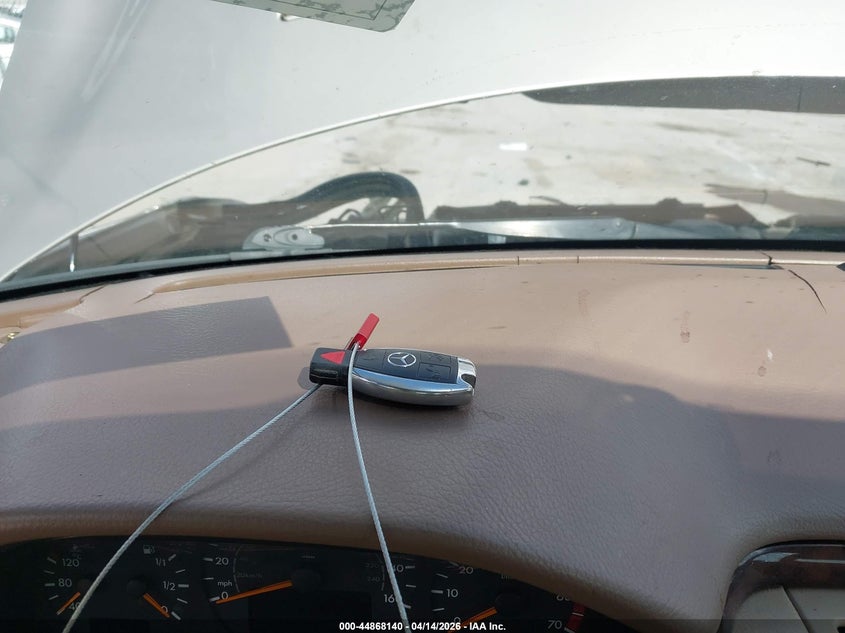 2000 Mercedes-Benz E 320 4M VIN: WDBJF82J3YX036726 Lot: 44868140