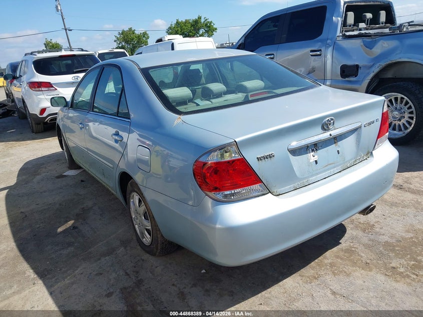 2005 Toyota Camry Le