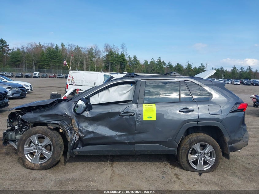 2025 Toyota Rav4 Xle VIN: 2T3P1RFV7SW630938 Lot: 44868413