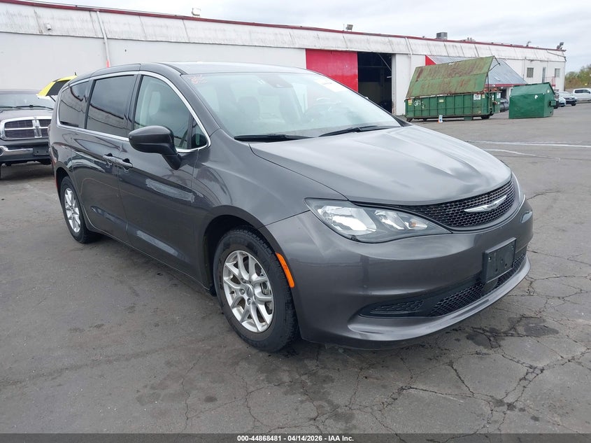2023 Chrysler Voyager Lx