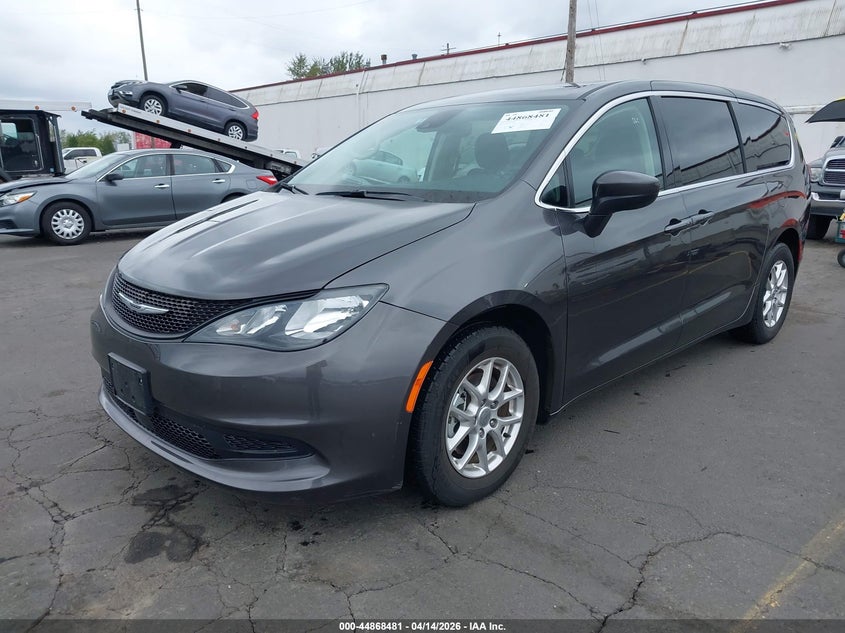 2023 Chrysler Voyager Lx