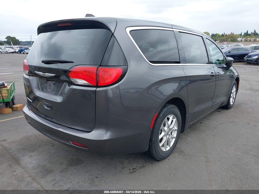 2023 Chrysler Voyager Lx