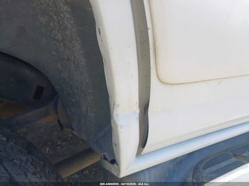 2005 GMC Yukon Slt VIN: 1GKEC13T65J255637 Lot: 44868595