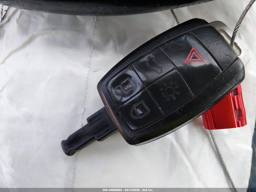 2011 Volvo C30 T5/T5 R-Design VIN: YV1672MK5B2195785 Lot: 44868660