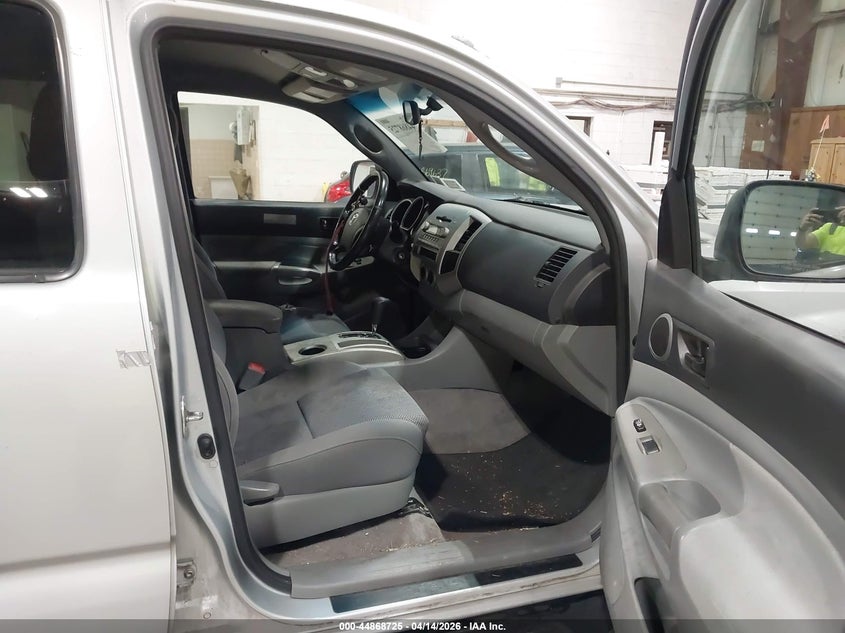 2005 Toyota Tacoma Base V6