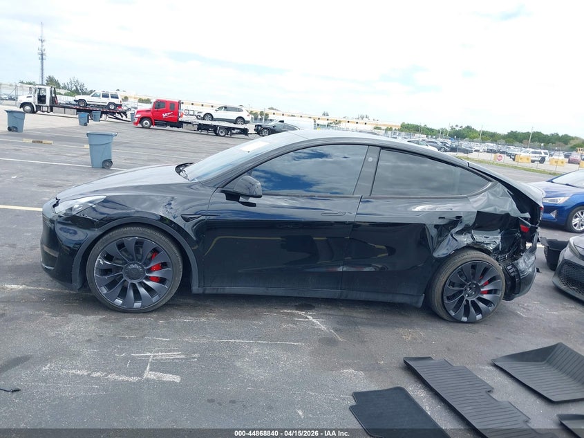 2024 Tesla Model y Performance Dual Motor All-Wheel Drive black Lot 111044868840 Vin 7SAYGDEF9RA285105