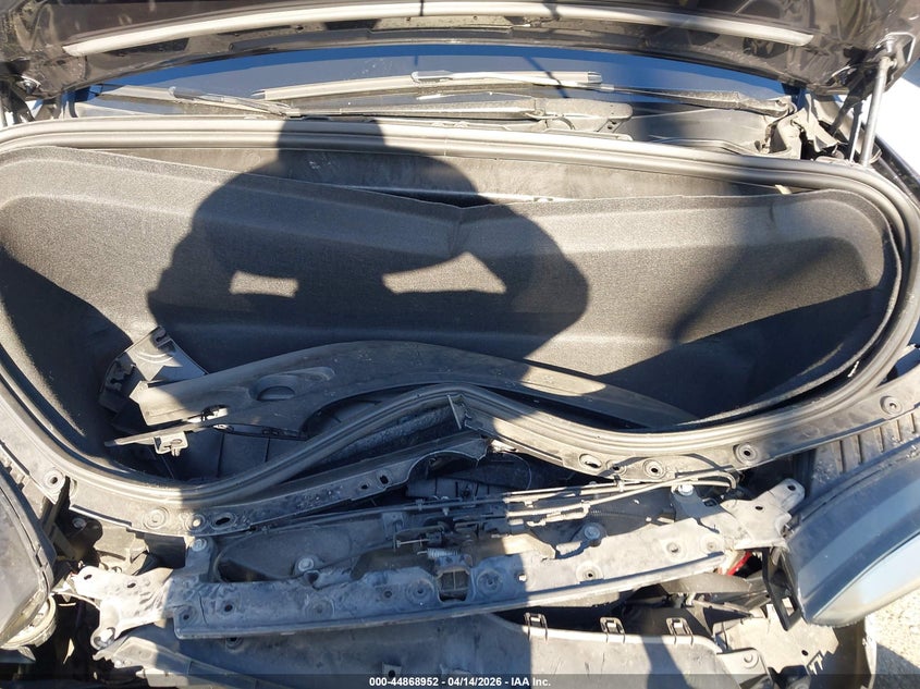 2018 Tesla Model X 100D/75D/P100D VIN: 5YJXCAE21JF087674 Lot: 44868952