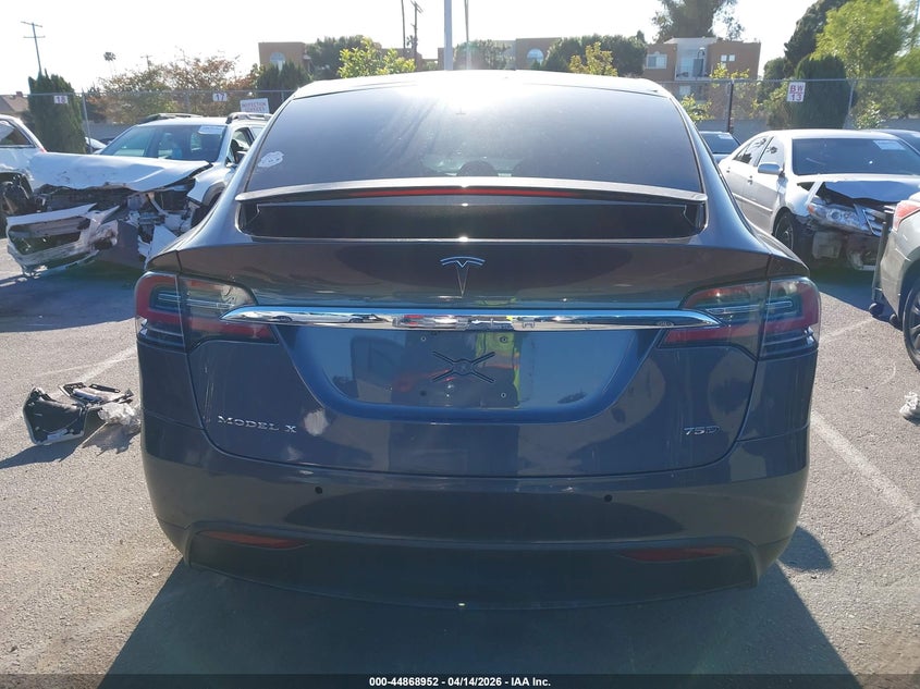 2018 Tesla Model X 100D/75D/P100D VIN: 5YJXCAE21JF087674 Lot: 44868952