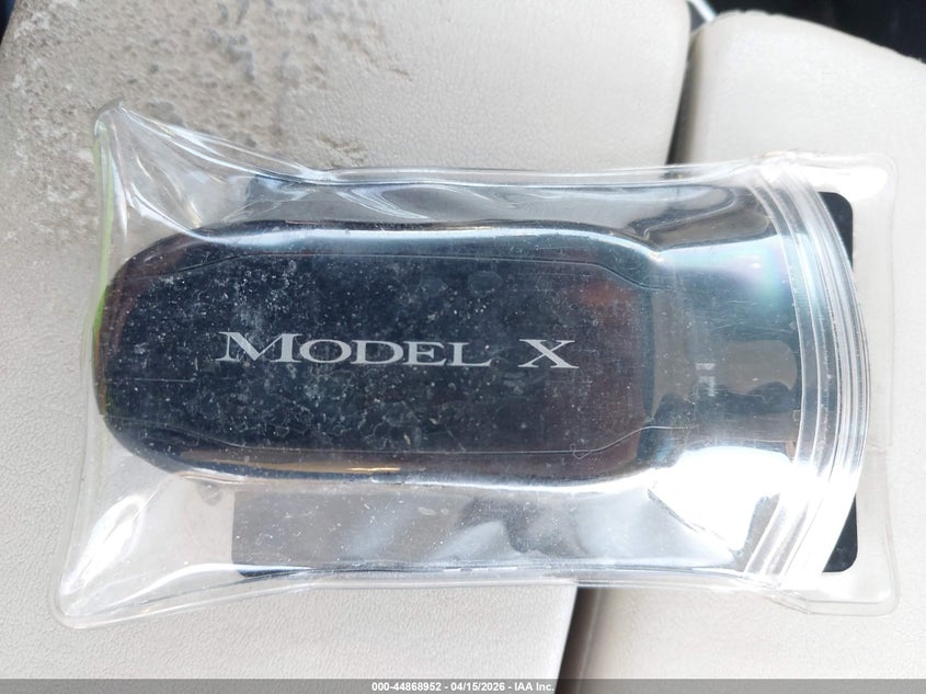 2018 Tesla Model X 100D/75D/P100D VIN: 5YJXCAE21JF087674 Lot: 44868952