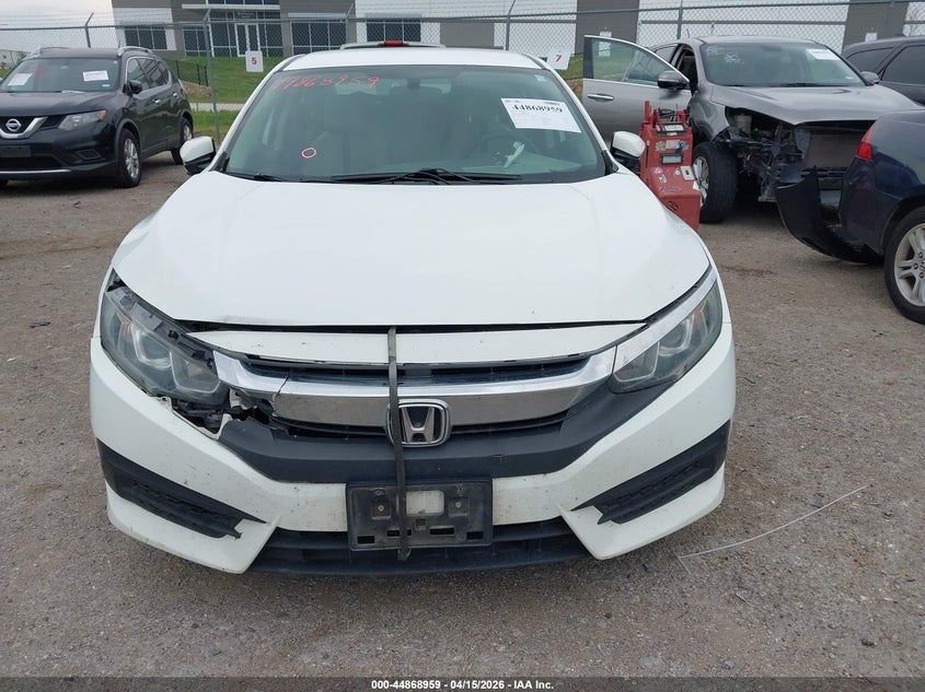 2018 Honda Civic 2.0 Lx white Lot 111044868959 Vin 19XFC2F57JE032968