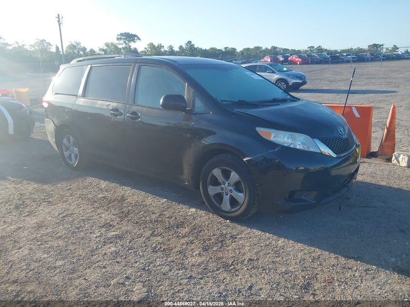 2011 Toyota Sienna Le V6