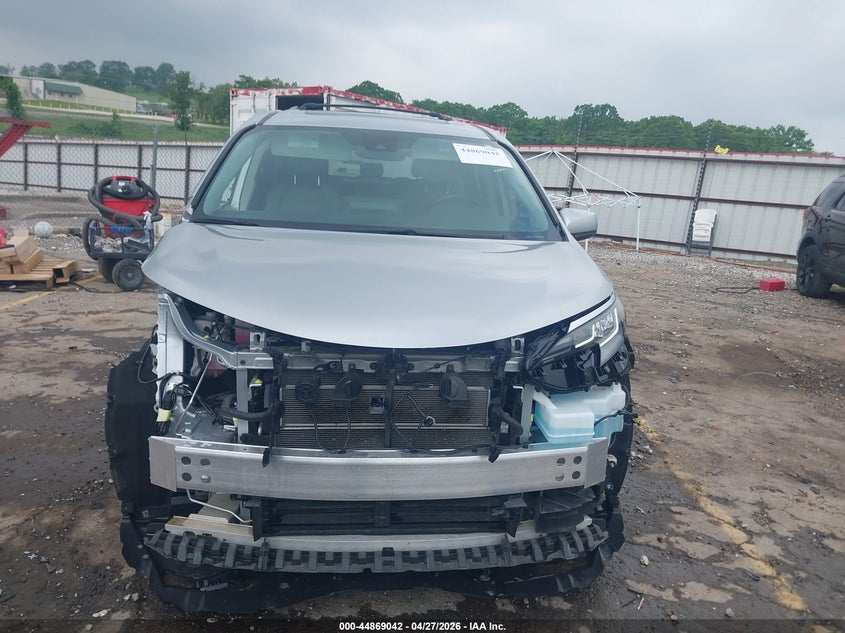 VIN 5TDYRKEC7PS147463 2023 TOYOTA SIENNA XLE