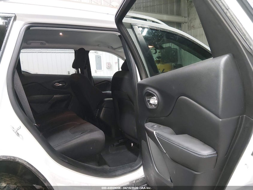 2019 Jeep Cherokee Latitude 4X4 VIN: 1C4PJMCB4KD286852 Lot: 44869056