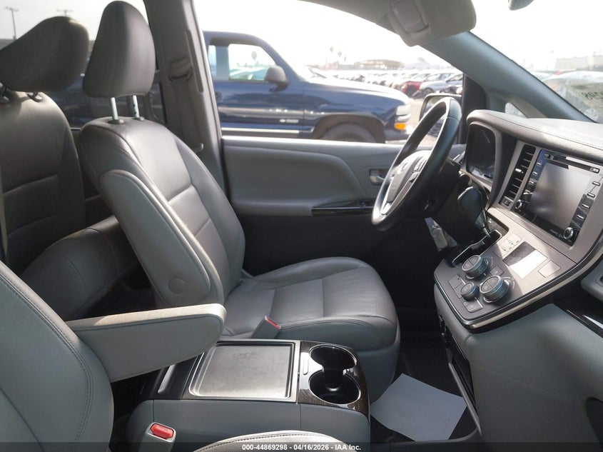 2019 Toyota Sienna Xle Premium 8 Passenger