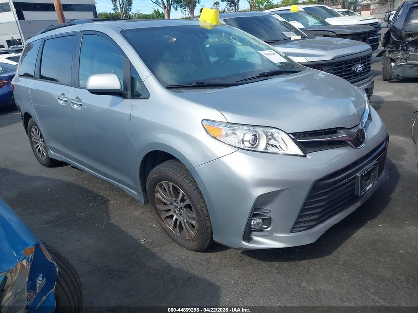 2019 Toyota Sienna Xle Premium 8 Passenger