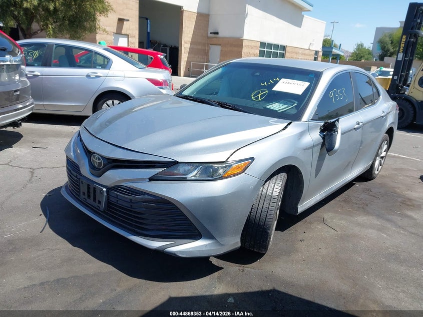 2019 Toyota Camry Le 4T1B11HK6KU770633 photo 1