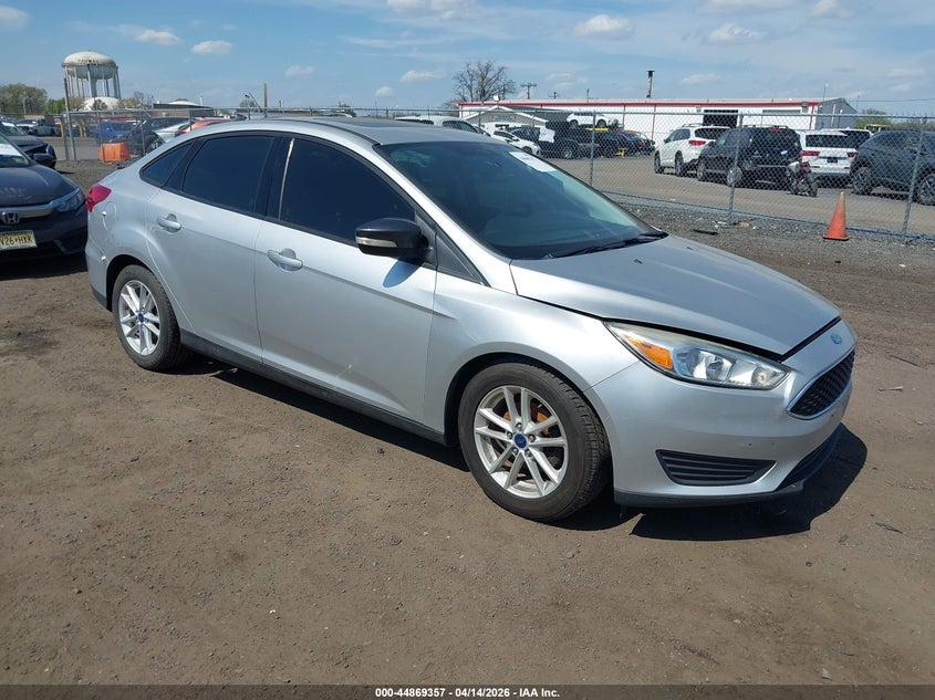 2015 FORD FOCUS SE