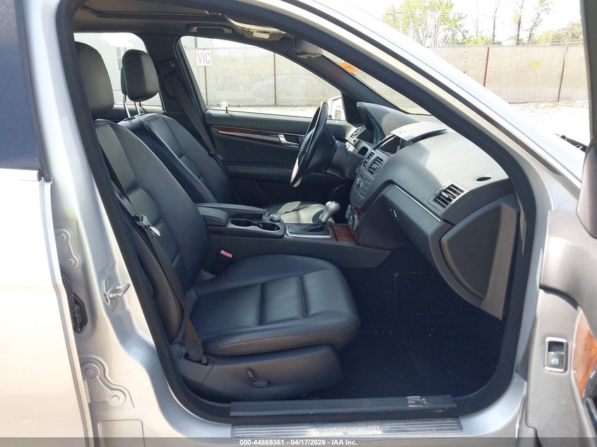 2011 Mercedes-Benz C 300 Luxury 4Matic/Sport 4Matic