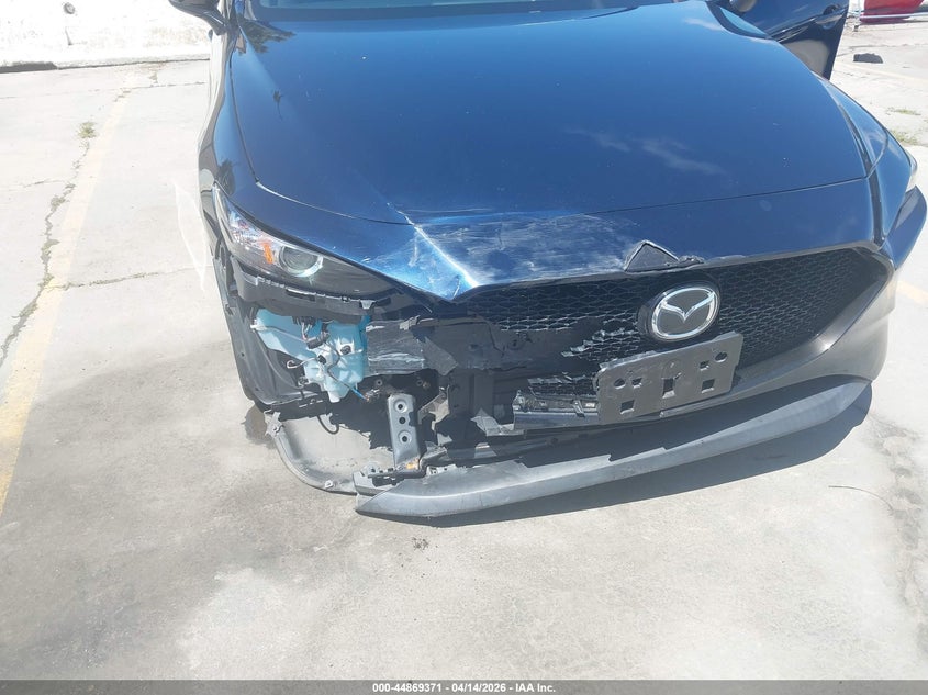 2020 Mazda Mazda3 Preferred Package VIN: JM1BPAMM0L1170851 Lot: 44869371