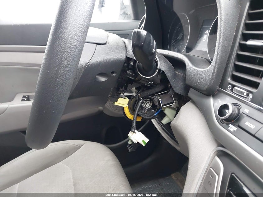 VIN 5NPD84LFXJH331142 2018 HYUNDAI ELANTRA SEL