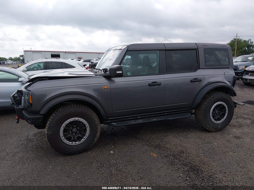 2024 Ford Bronco Badlands VIN: 1FMEE9BP8RLA41375 Lot: 44869411