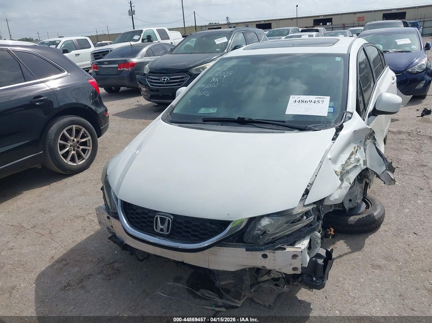 19XFB2F81DE024222 2013 Honda Civic 1.8 Ex white