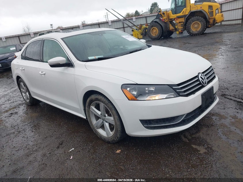 2013 VOLKSWAGEN PASSAT 2.5L SE