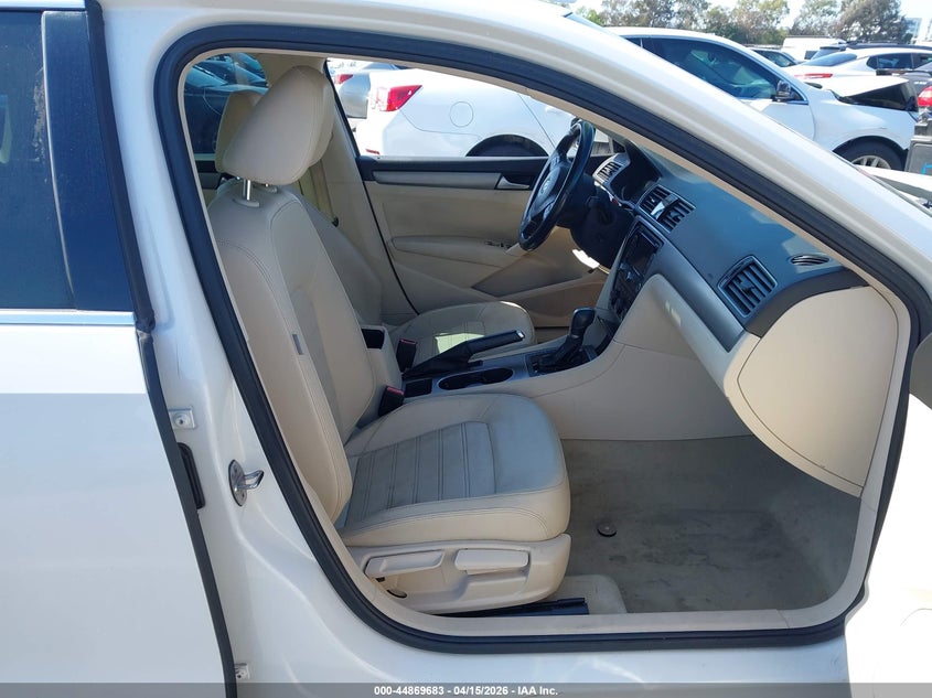 2015 Volkswagen Passat 1.8T Se