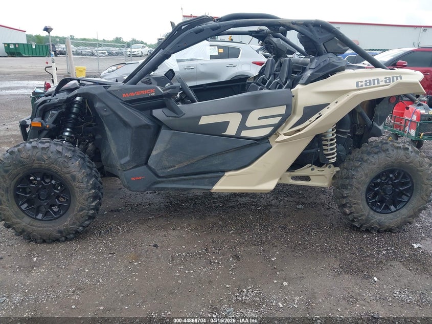2023 Can-am/ brp Maverick Can-Am Maverick X3 Ds Turbo Rr beige Lot 111044869704 Vin 3JBVGAV25PE000064