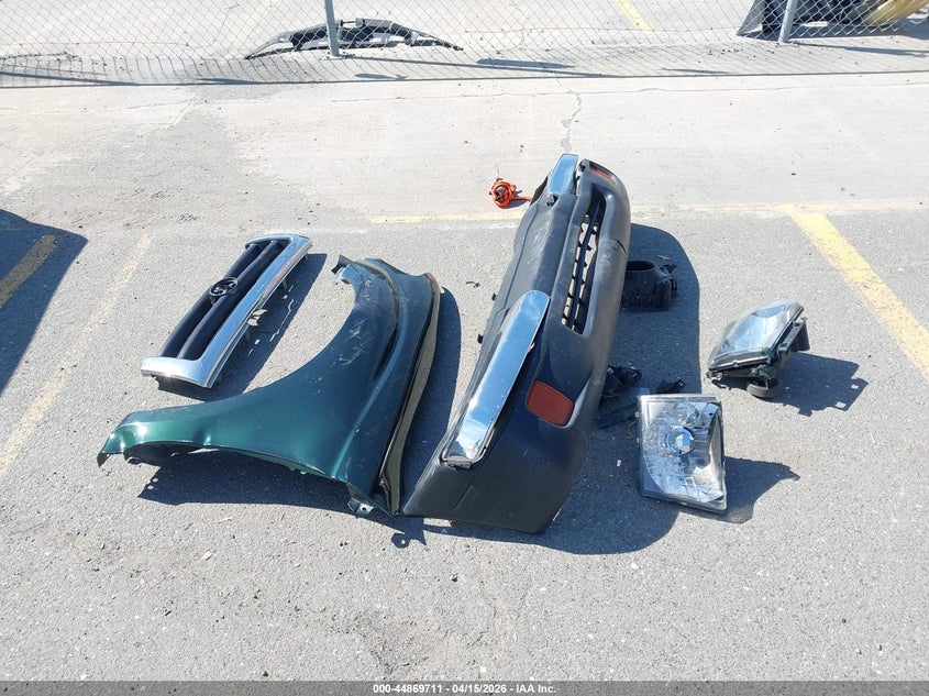 2000 Toyota Tacoma VIN: 5TENL42N4YZ717817 Lot: 44869711