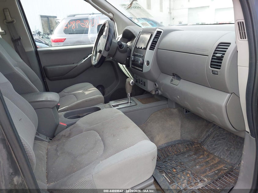 2010 Nissan Frontier Se