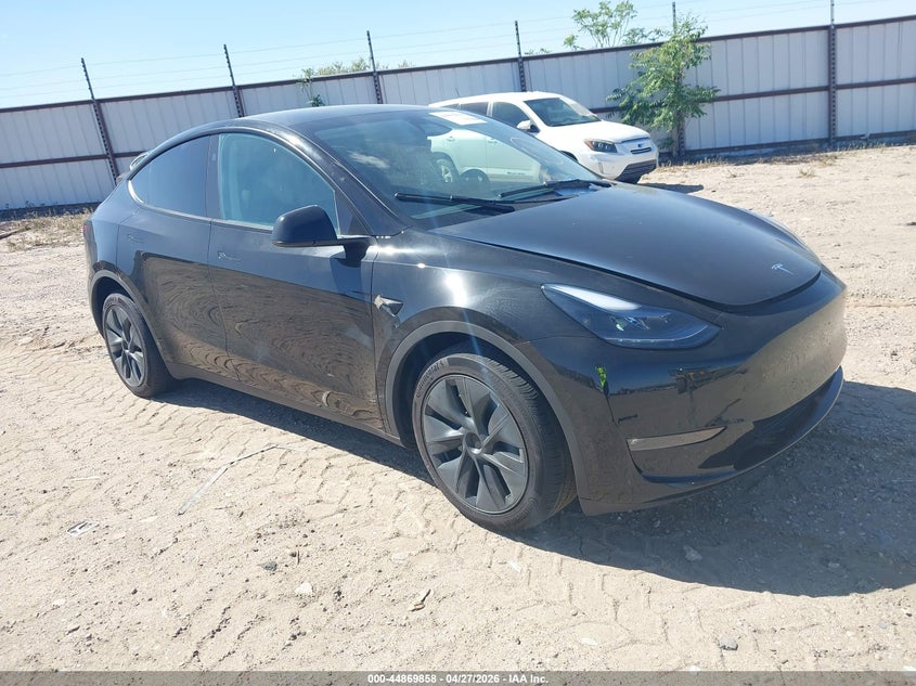 Vin: 7saygaee4rf183879, lot: 45367169, tesla model y long range dual motor all-wheel drive 2024 img_1