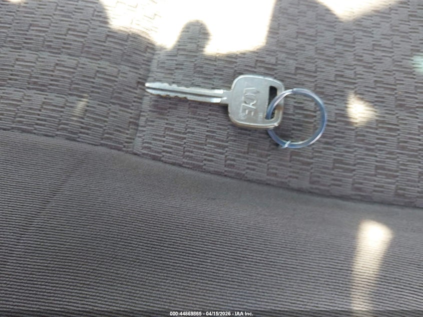 2003 Toyota Tundra Sr5 V8 VIN: 5TBBT44183S341621 Lot: 44869865