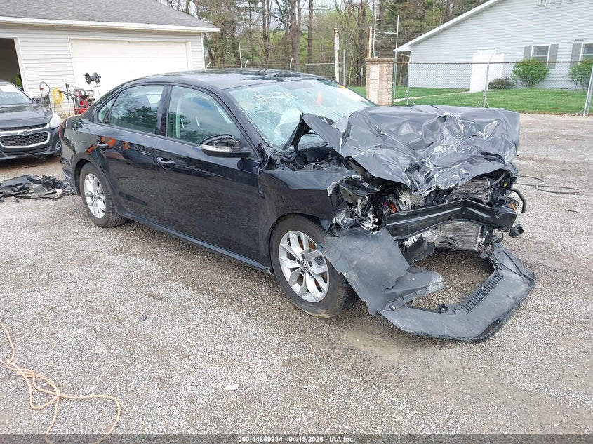 2018 Volkswagen Passat 2.0T R-Line/2.0T S