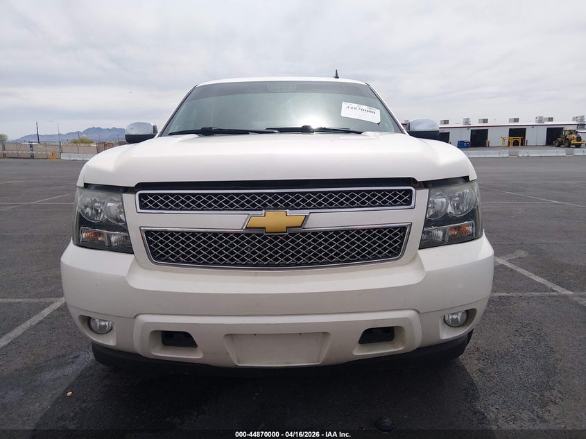 2013 Chevrolet Tahoe 5.3 Ltz white Lot 111044870000 Vin 1GNSCCE08DR290331