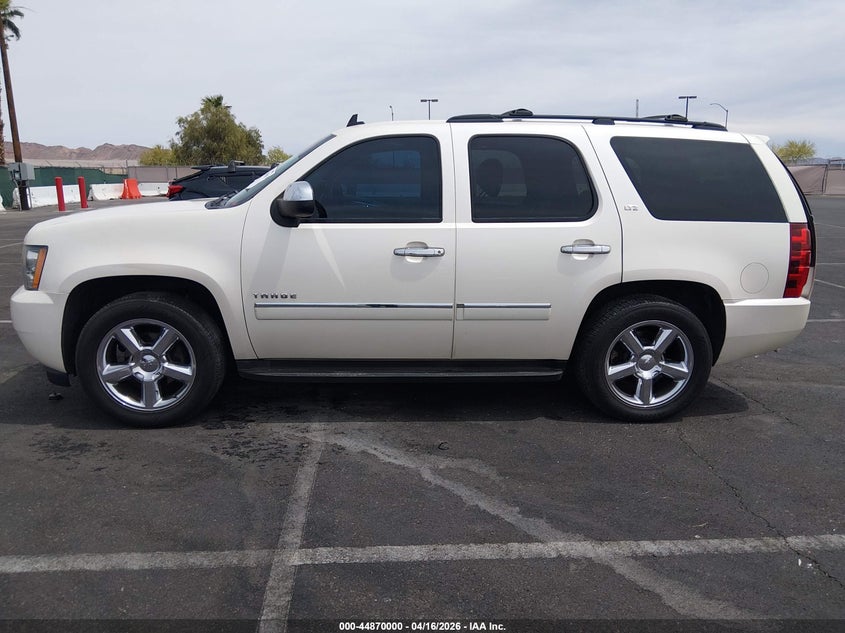 2013 Chevrolet Tahoe 5.3 Ltz white Lot 111044870000 Vin 1GNSCCE08DR290331